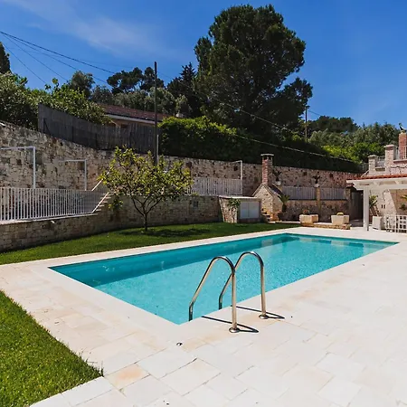 White Stone - Luxury With Swimming Pool