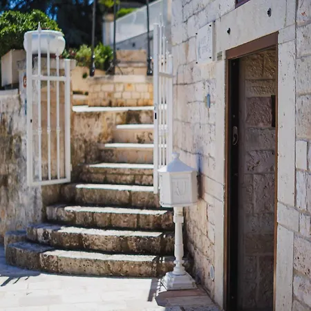 Villa White Stone - Luxury With Swimming Pool