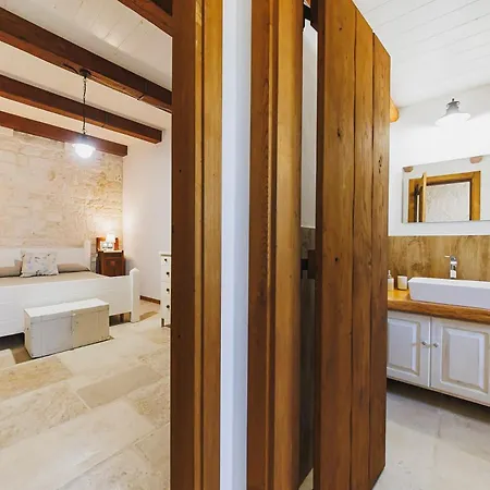 White Stone - Luxury With Swimming Pool *